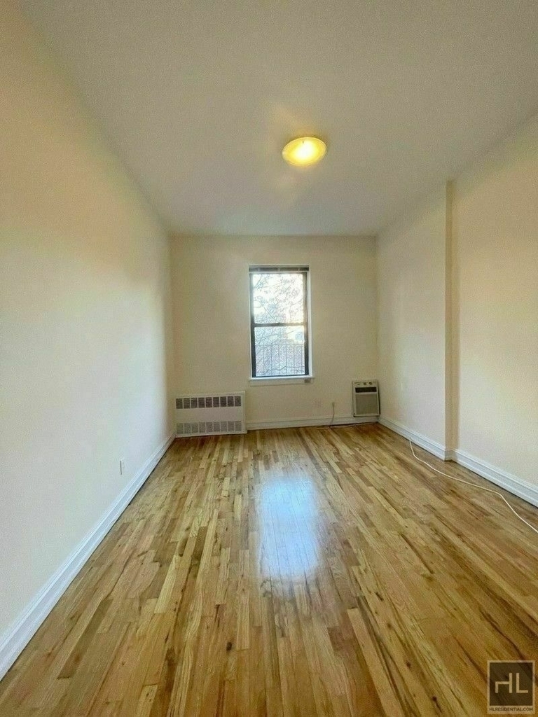 East 84 Street - Photo 0