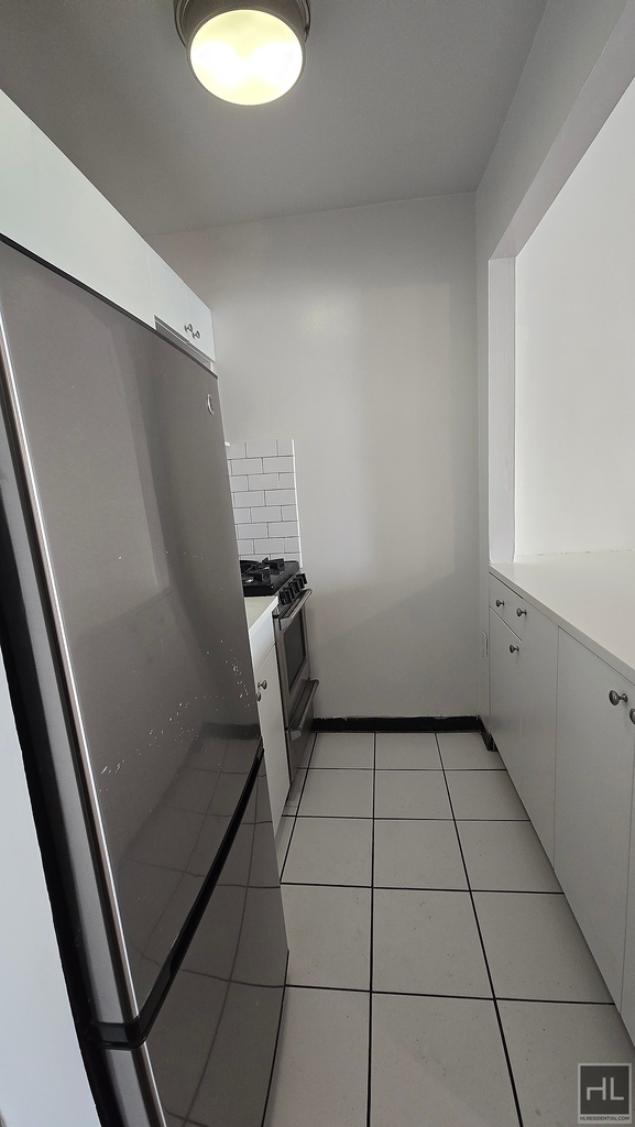 East 83 Street - Photo 2