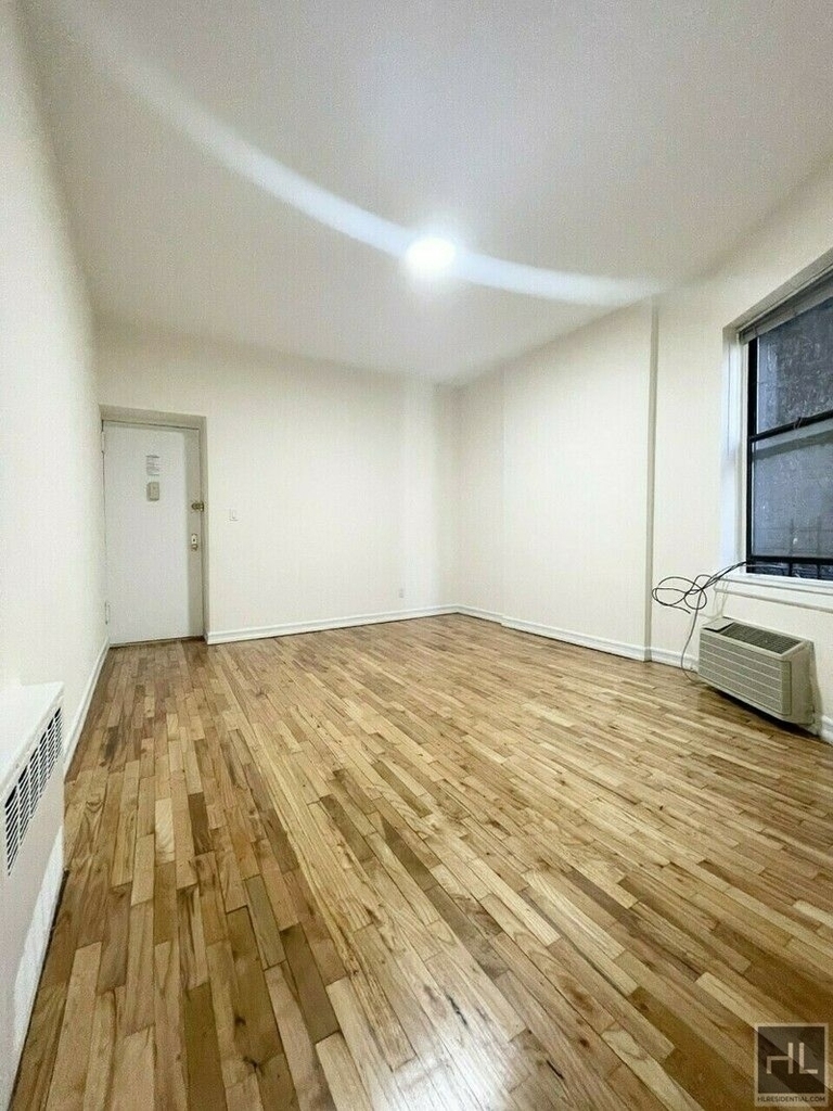 East 84 Street - Photo 1