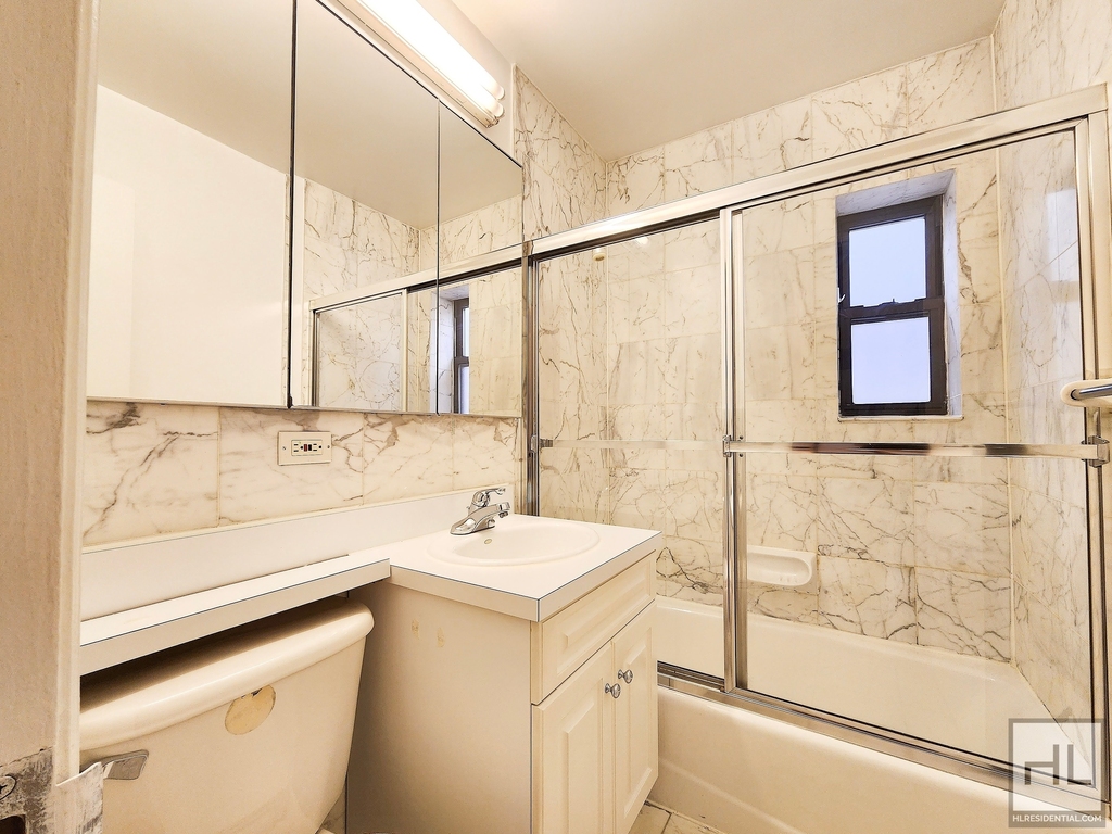 East 84 Street - Photo 6