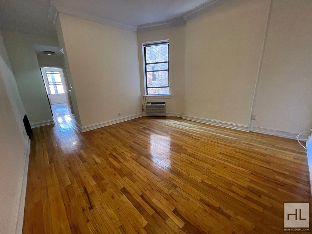 East 84 Street - Photo 0