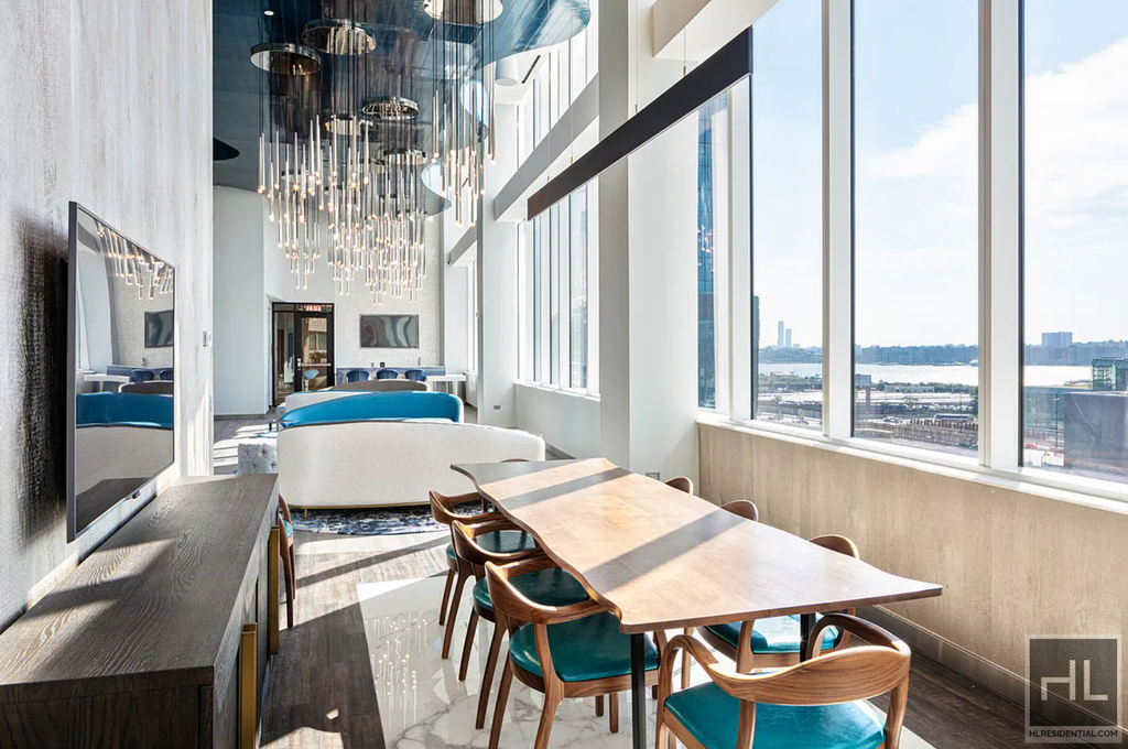 West 36 Street - Photo 10