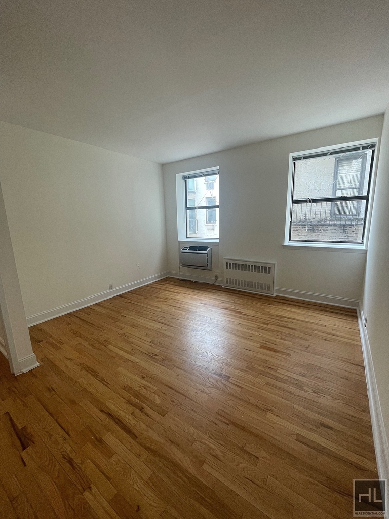 East 12th Street - Photo 0