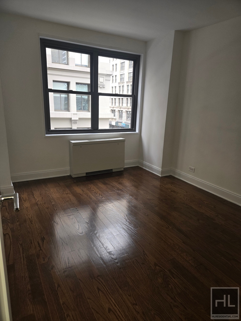 5 Avenue - Photo 4
