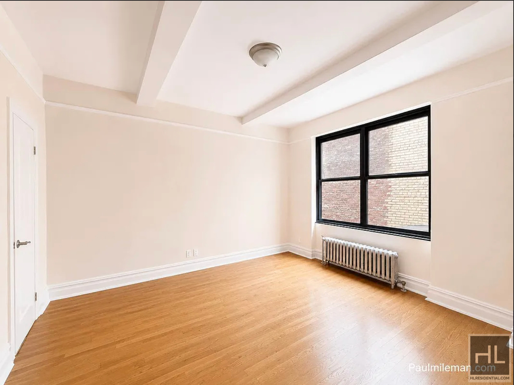 Second Avenue - Photo 3