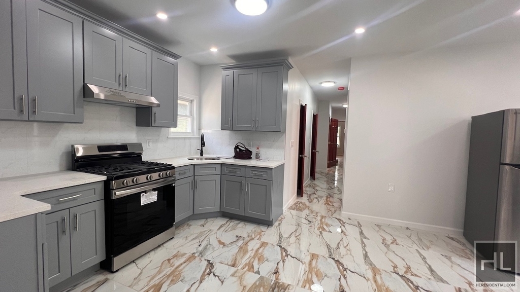 610 East 3 Street - Photo 0