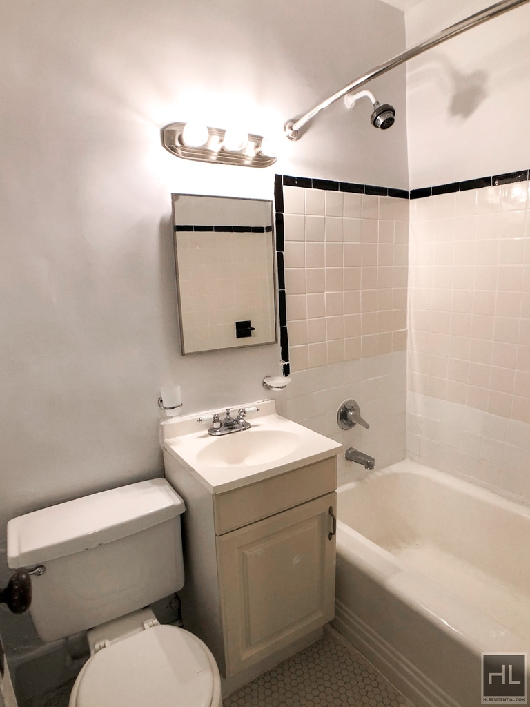 Second Avenue - Photo 3