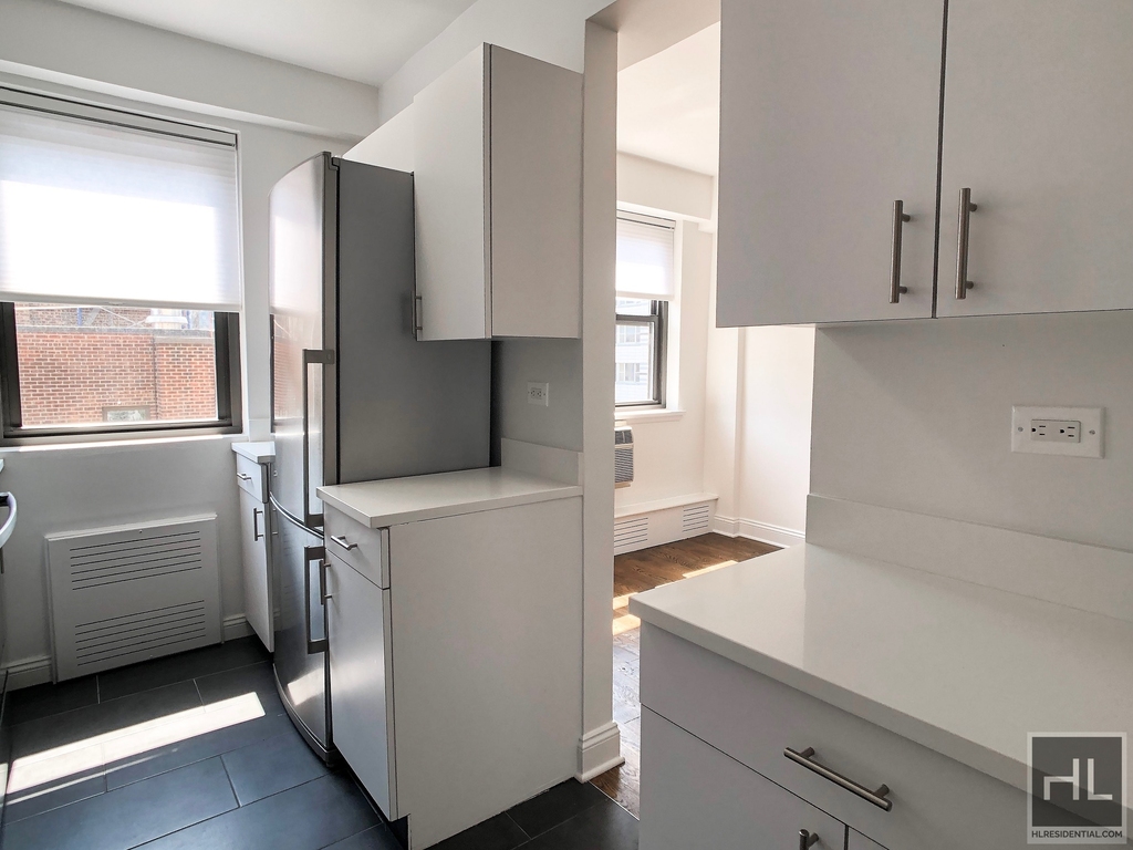 East 69 Street - Photo 2