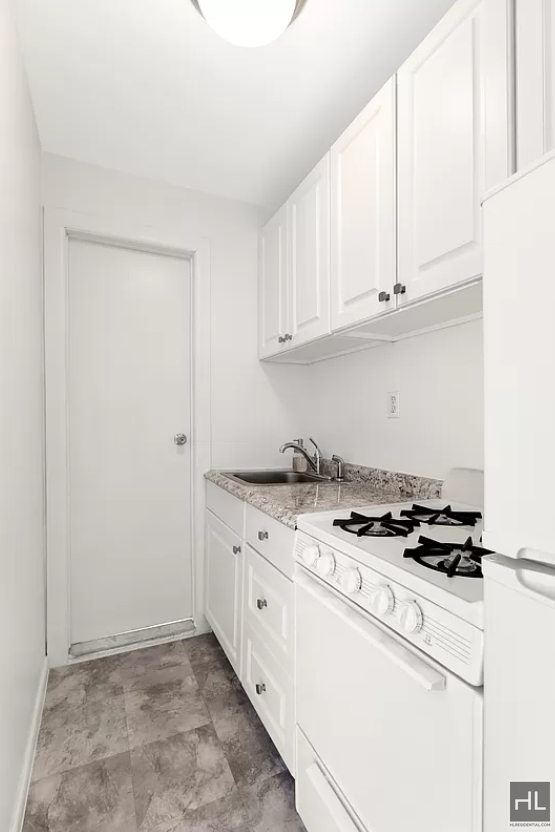 East 89th Street - Photo 4
