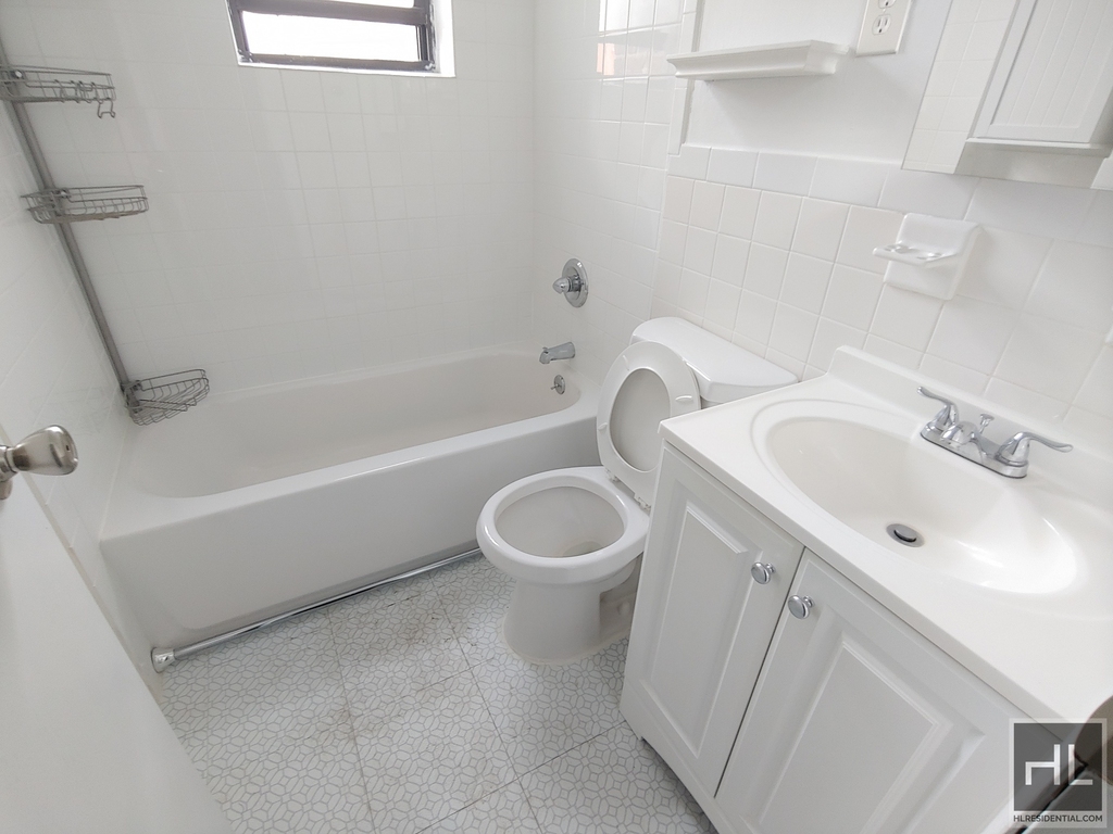 East 89th Street - Photo 3