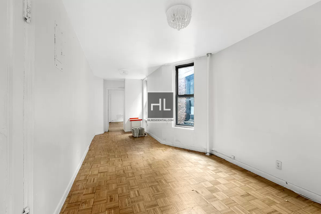 East 89th Street - Photo 1