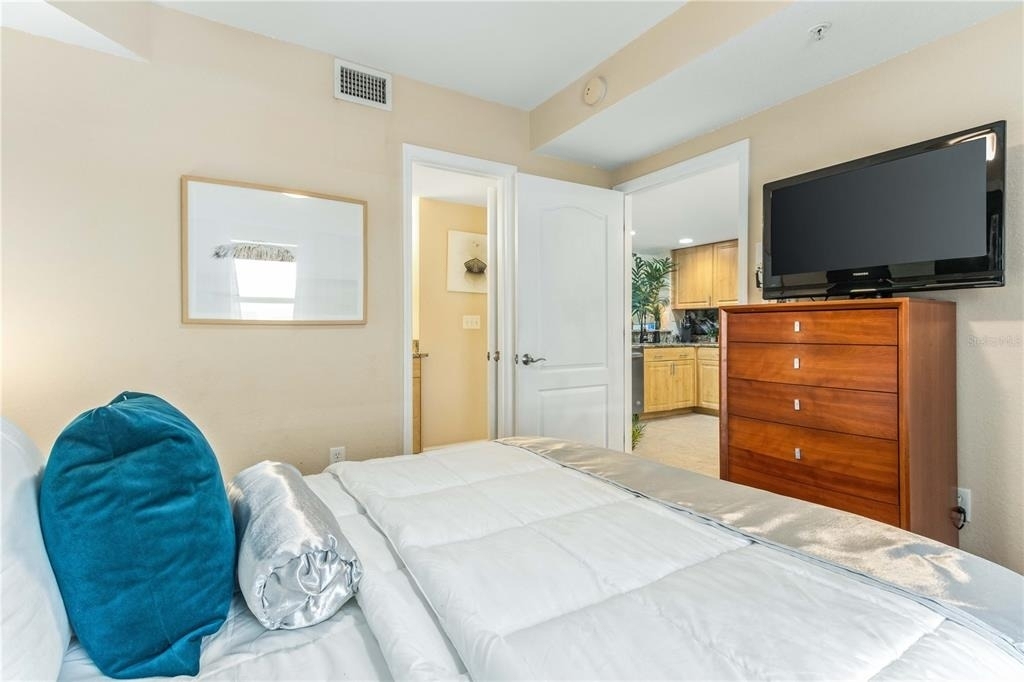 11605 Gulf Boulevard - Photo 38