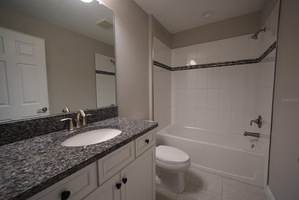 5450 Wayfarer Avenue - Photo 6