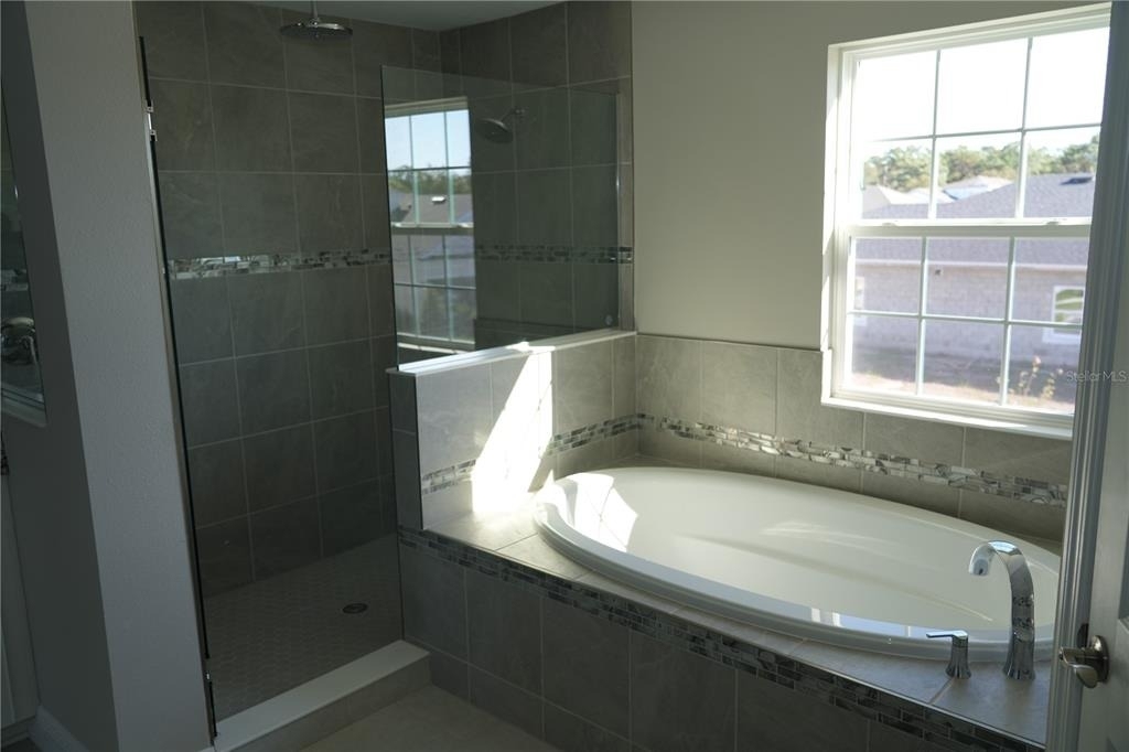 5450 Wayfarer Avenue - Photo 11
