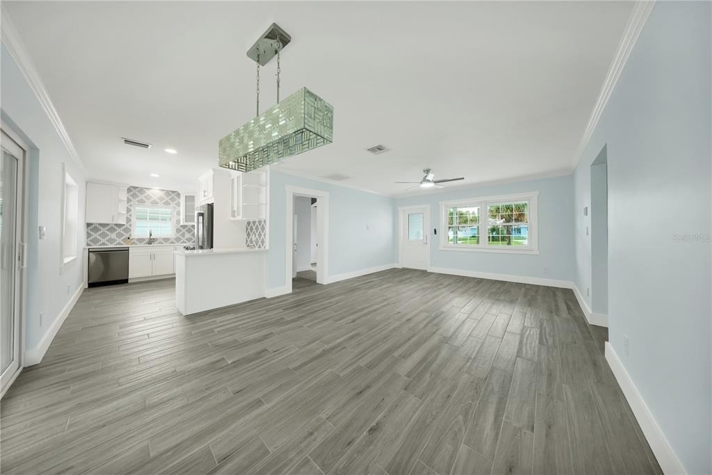 59 Kipling Plaza - Photo 1