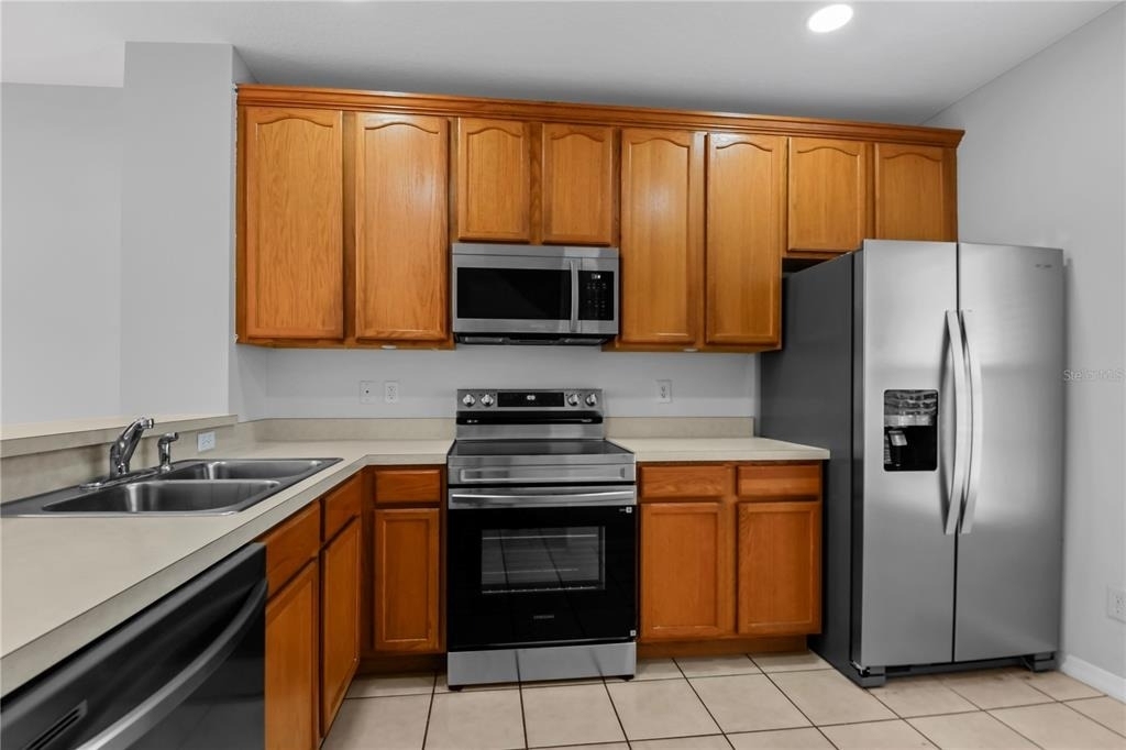 10825 Savannah Wood - Photo 5