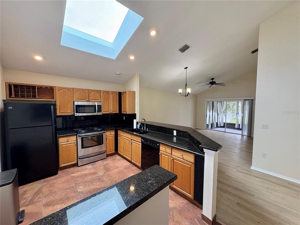 4007 39th Street W - Photo 3