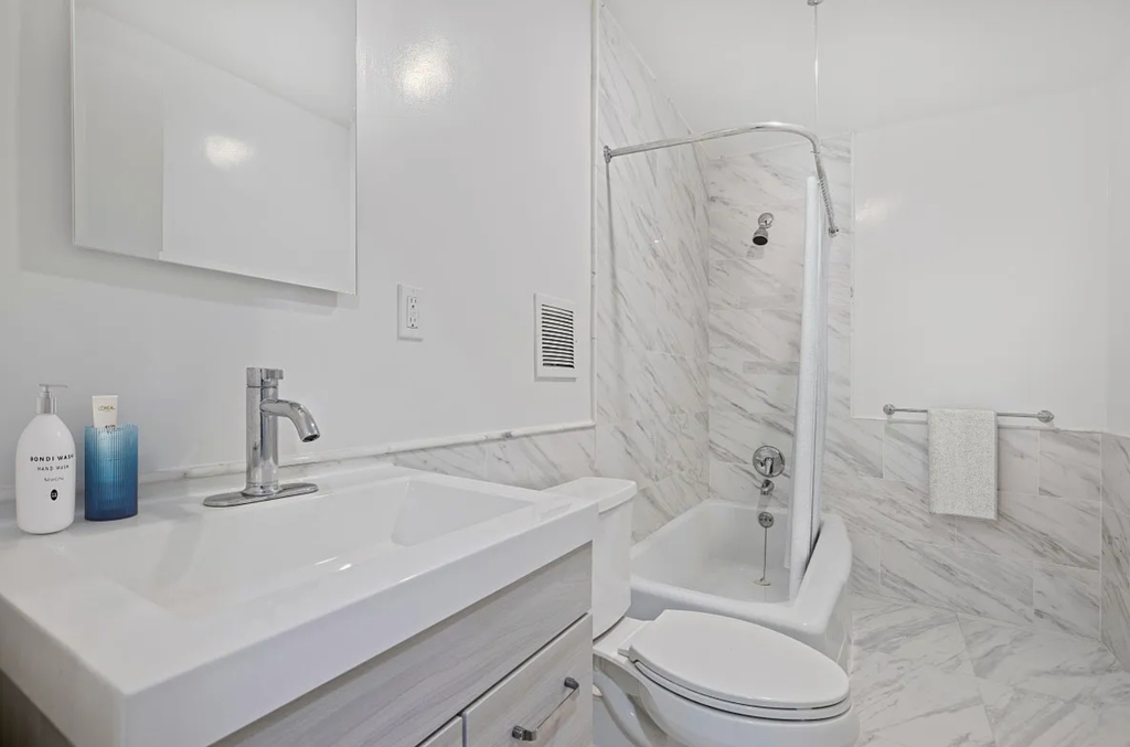 West 34th Street - Photo 4
