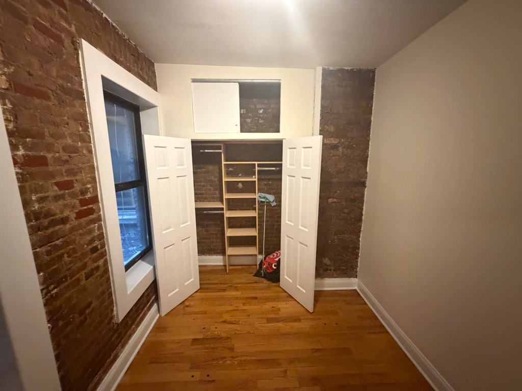 East 12th Street - Photo 3