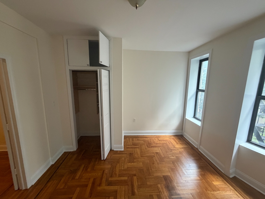 East 12th Street - Photo 2