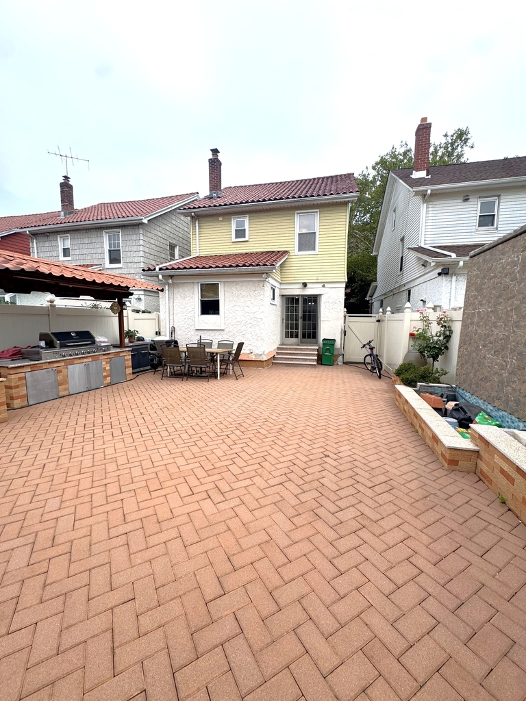 80-34 Margaret Place - Photo 3