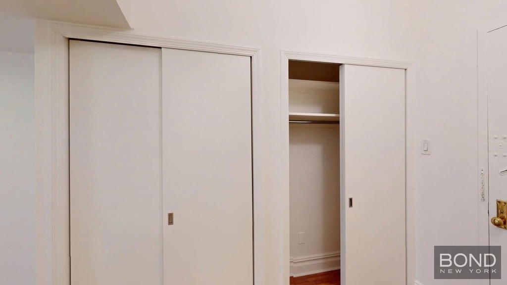 1 Astor Place - Photo 3