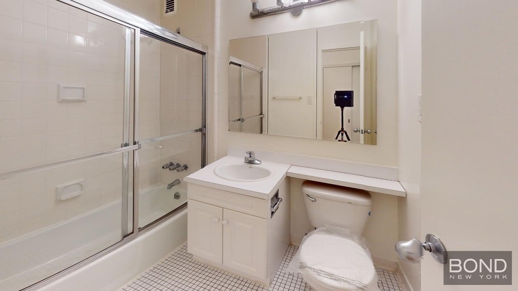 1 Astor Place - Photo 4