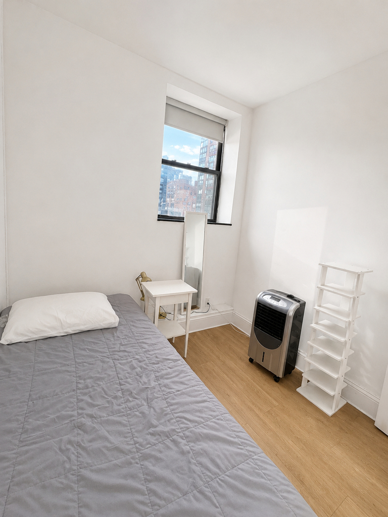 50 West 34th Street - Photo 1