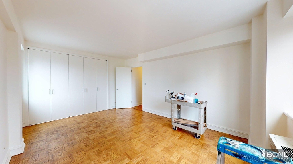 200 East 71st Street - Photo 2