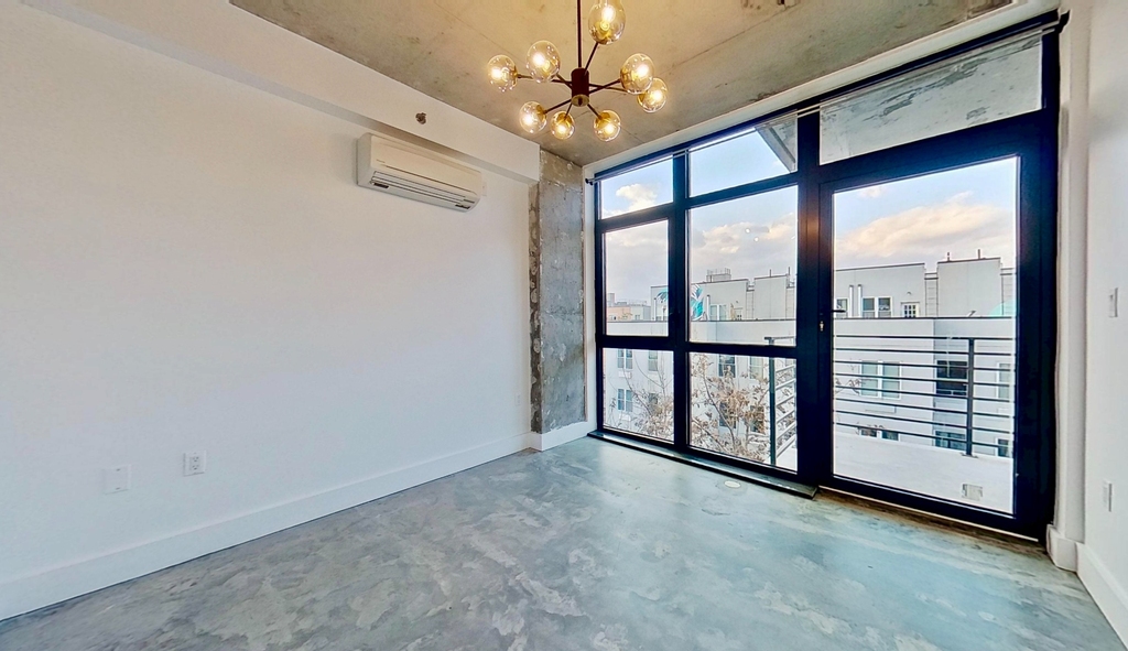 27 Montrose Avenue - Photo 10