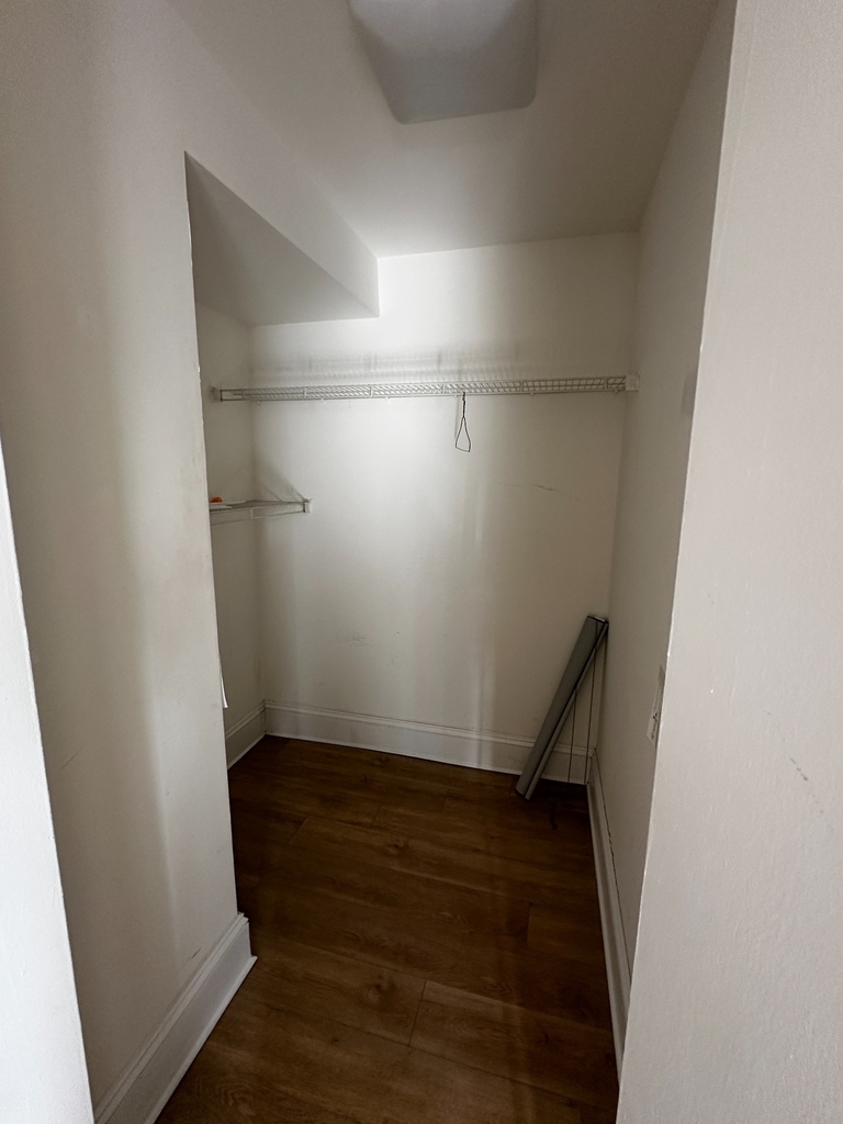 West 34th Street - Photo 18