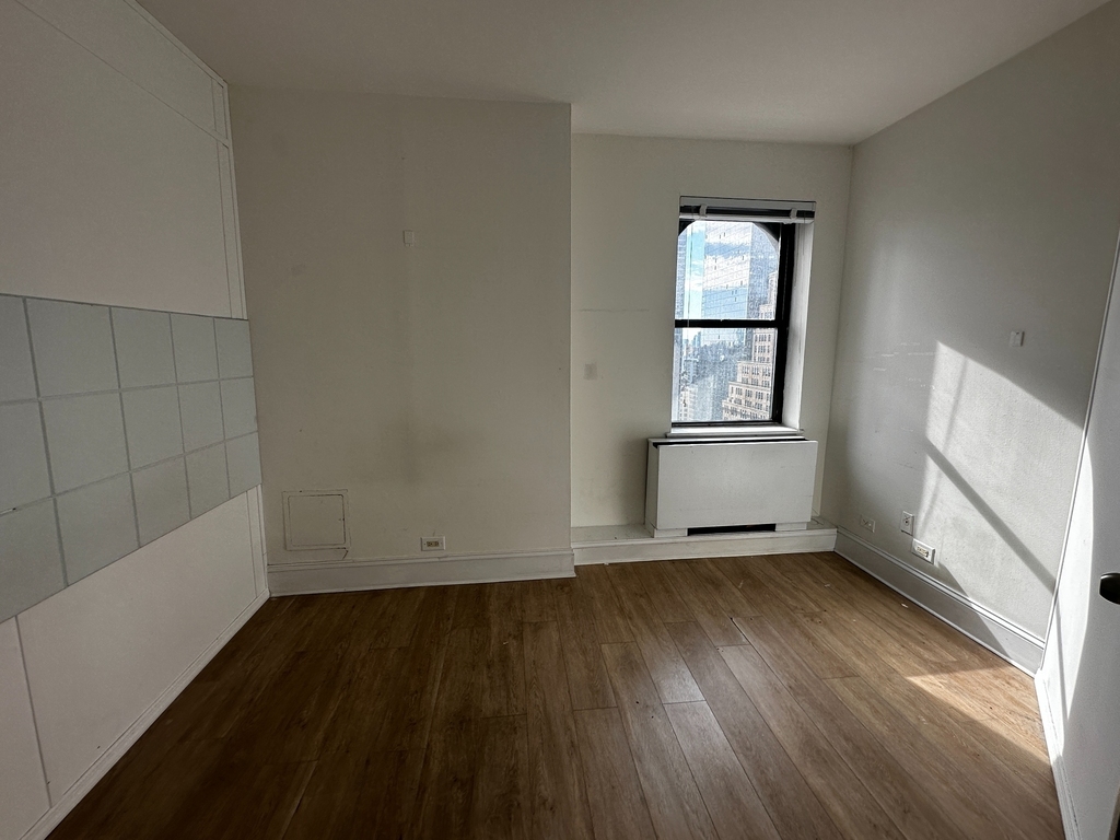 West 34th Street - Photo 15