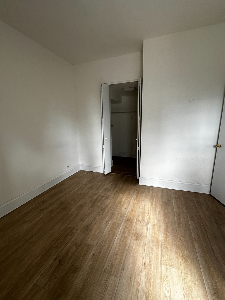 West 34th Street - Photo 10