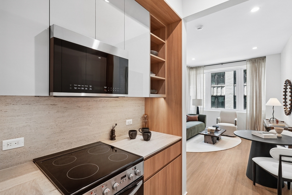 180 Pearl Street - Photo 1