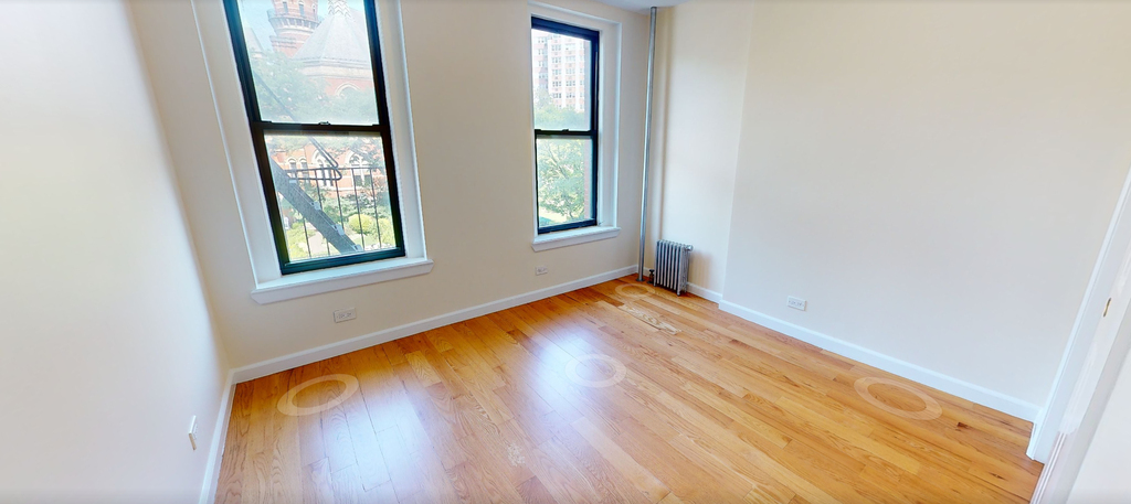 17 Greenwich Avenue - Photo 0