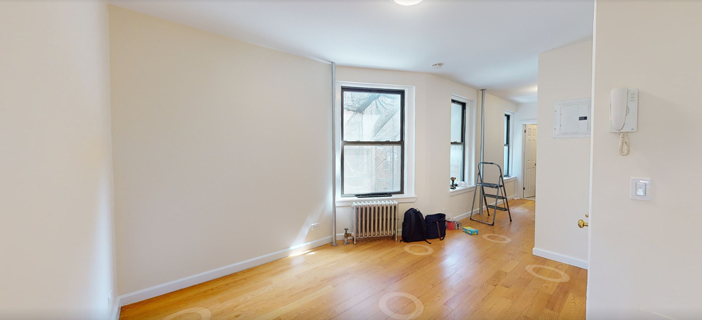 17 Greenwich Avenue - Photo 3