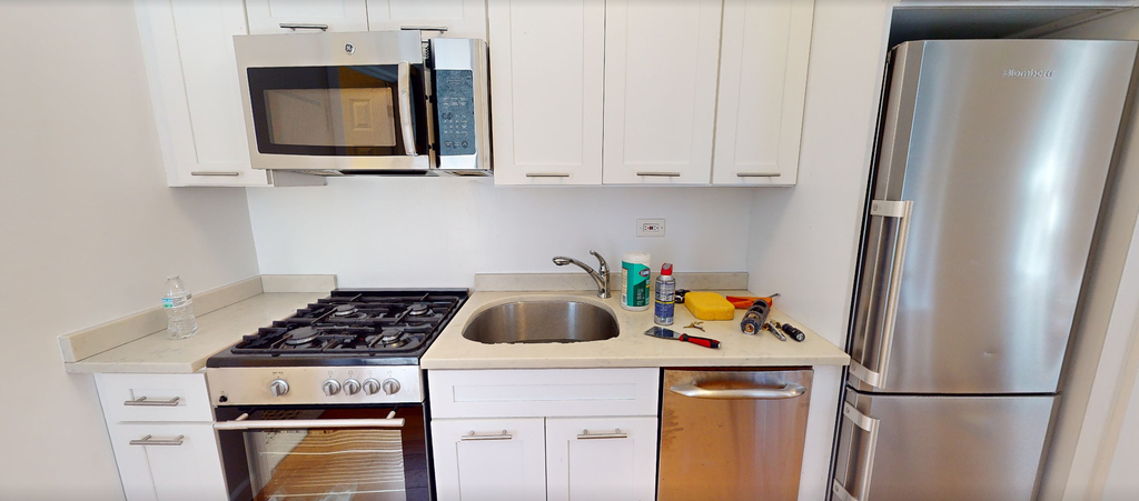 17 Greenwich Avenue - Photo 5