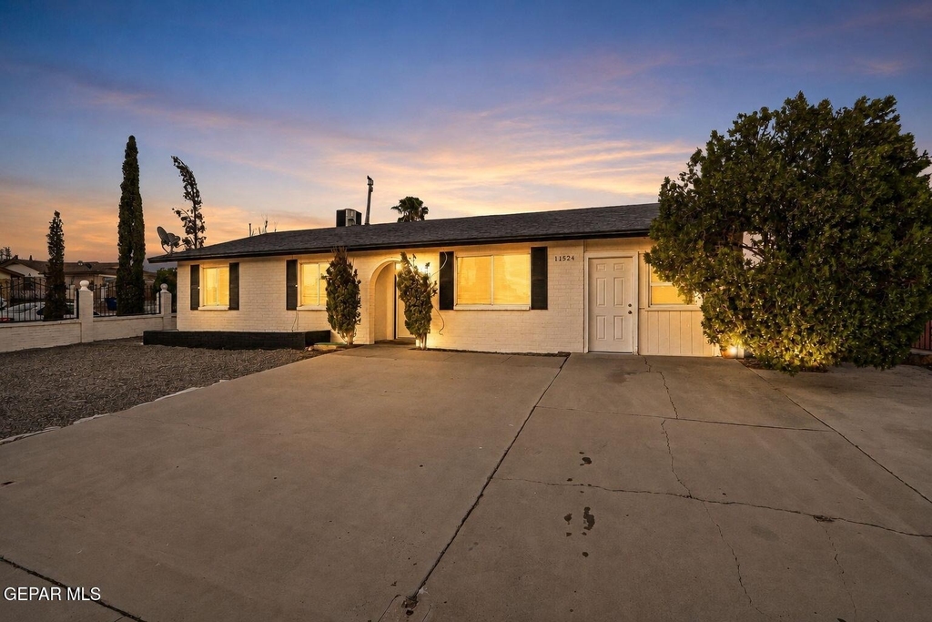 11524 Meadowbrook Drive - Photo 3