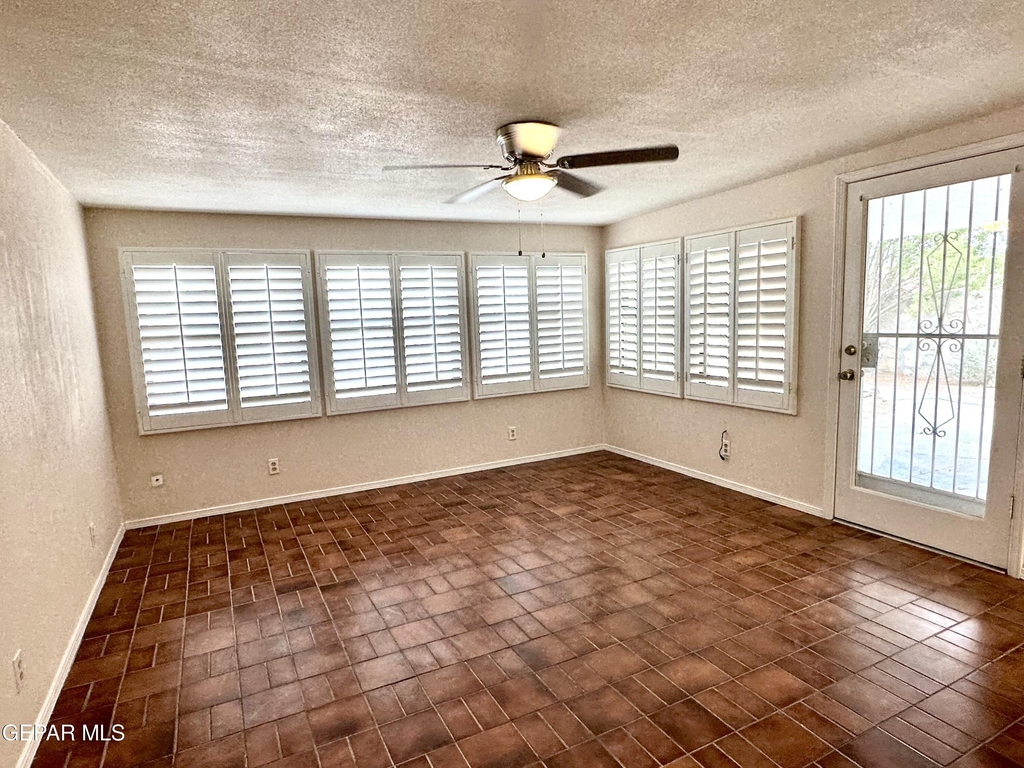 10101 Renfrew Drive - Photo 4