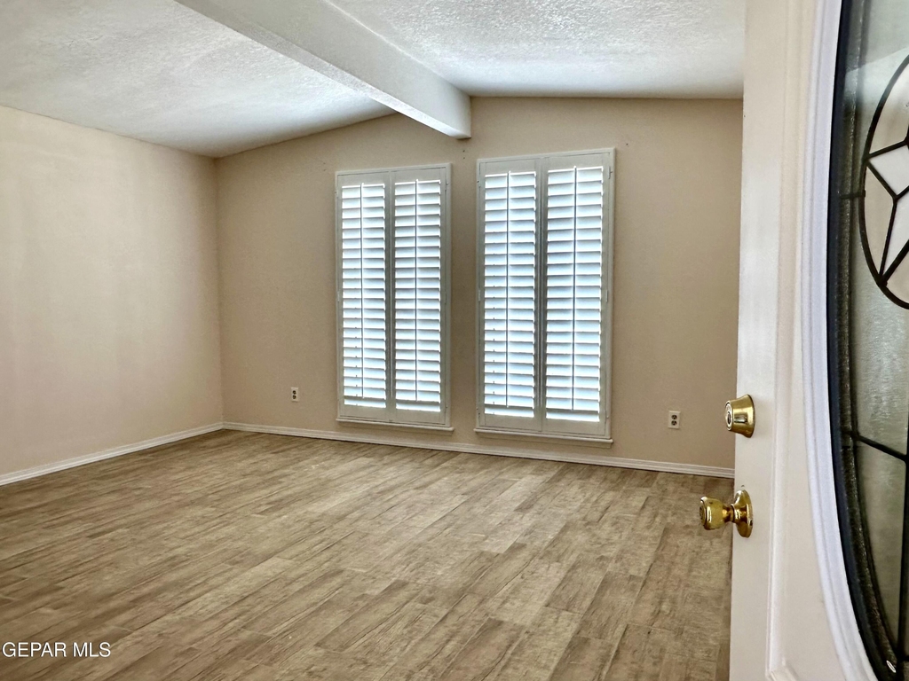 10101 Renfrew Drive - Photo 3