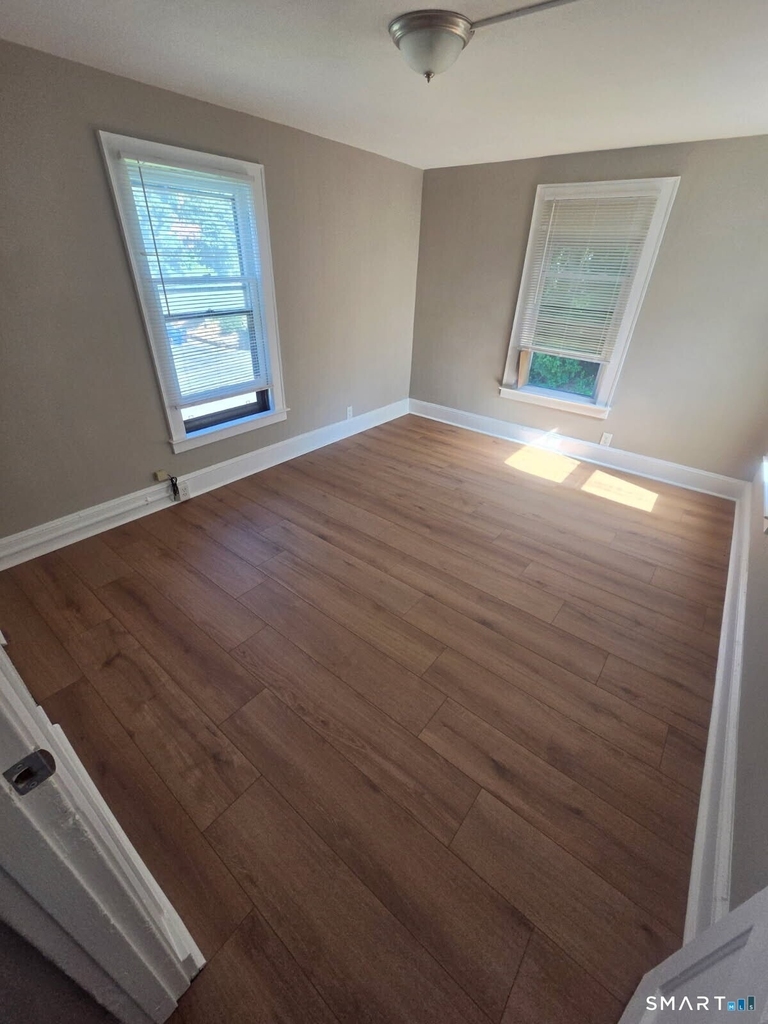 9 Harvard Street - Photo 4