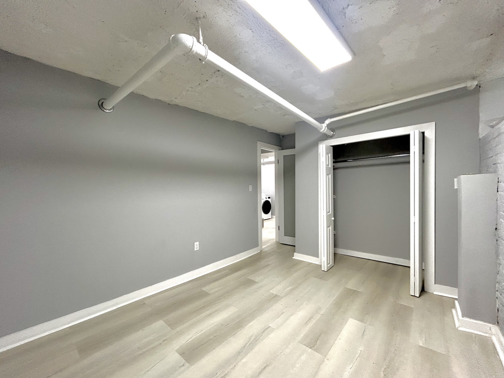 Stanton Street - Photo 17