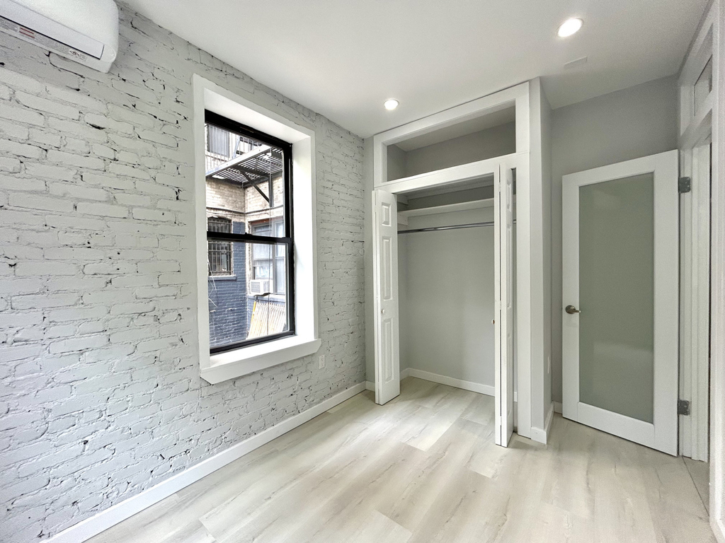 Stanton Street - Photo 4