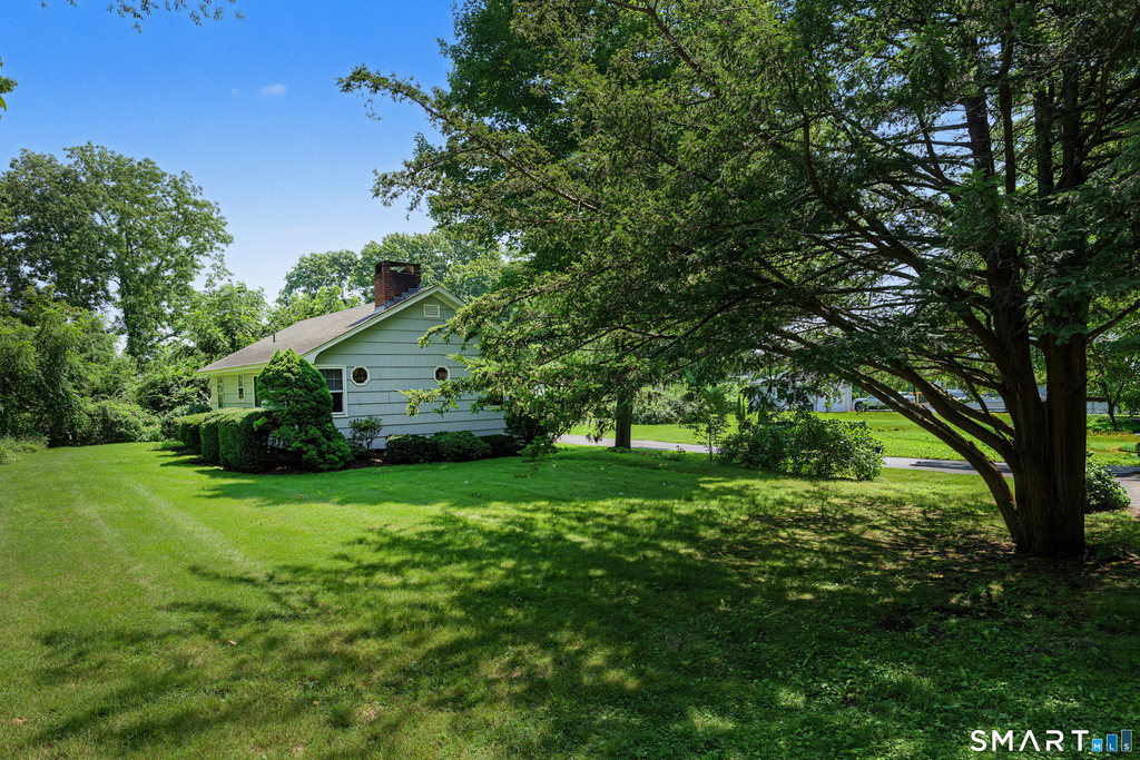 37 Beach Avenue - Photo 4