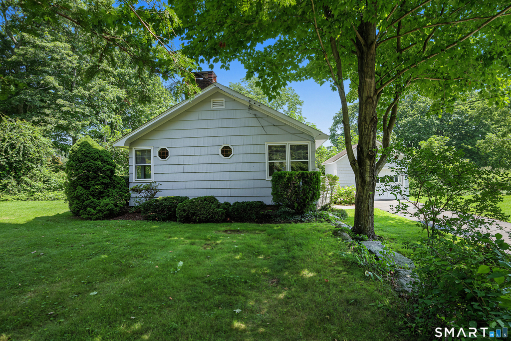 37 Beach Avenue - Photo 3