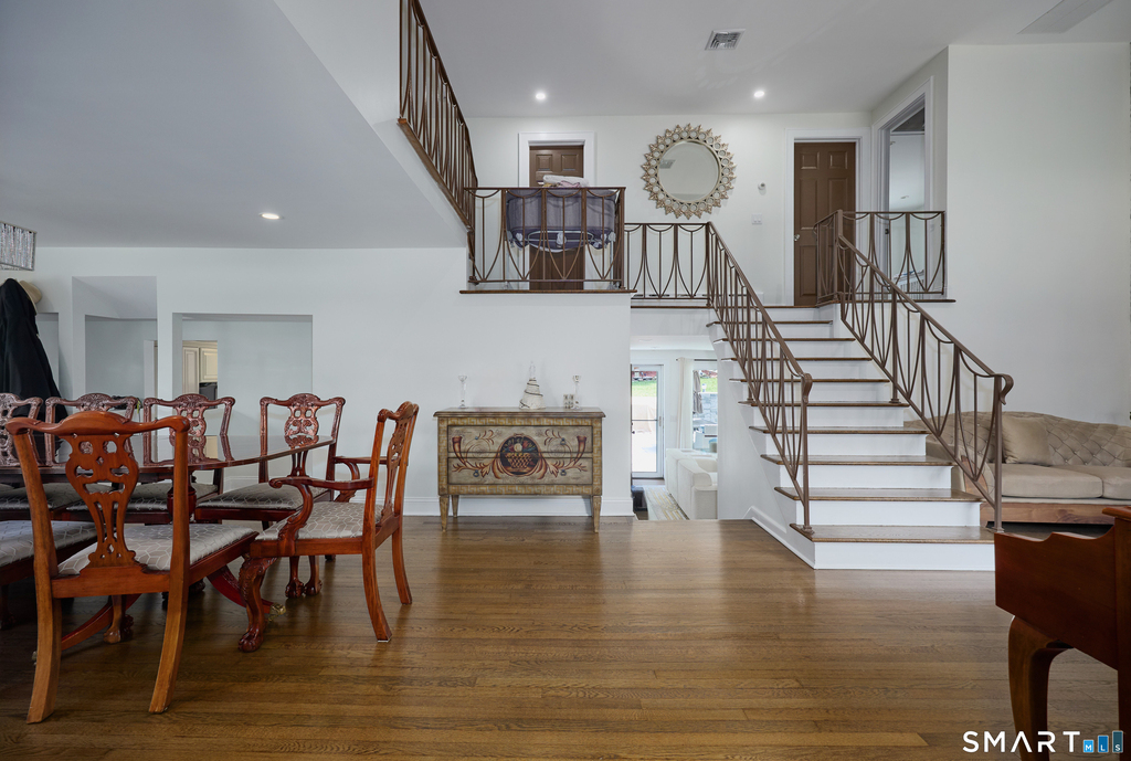 1374 Huntington Turnpike - Photo 3
