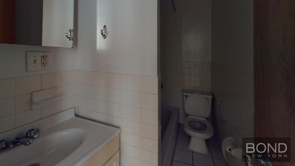 425 East 65th Street - Photo 4