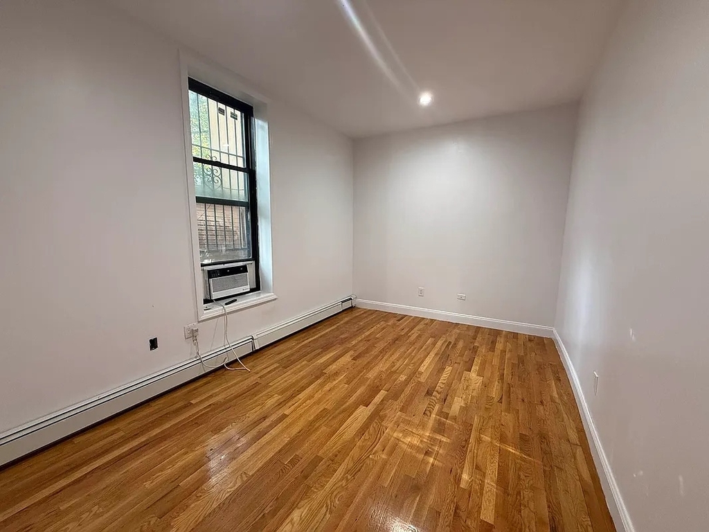 Throop Avenue - Photo 5