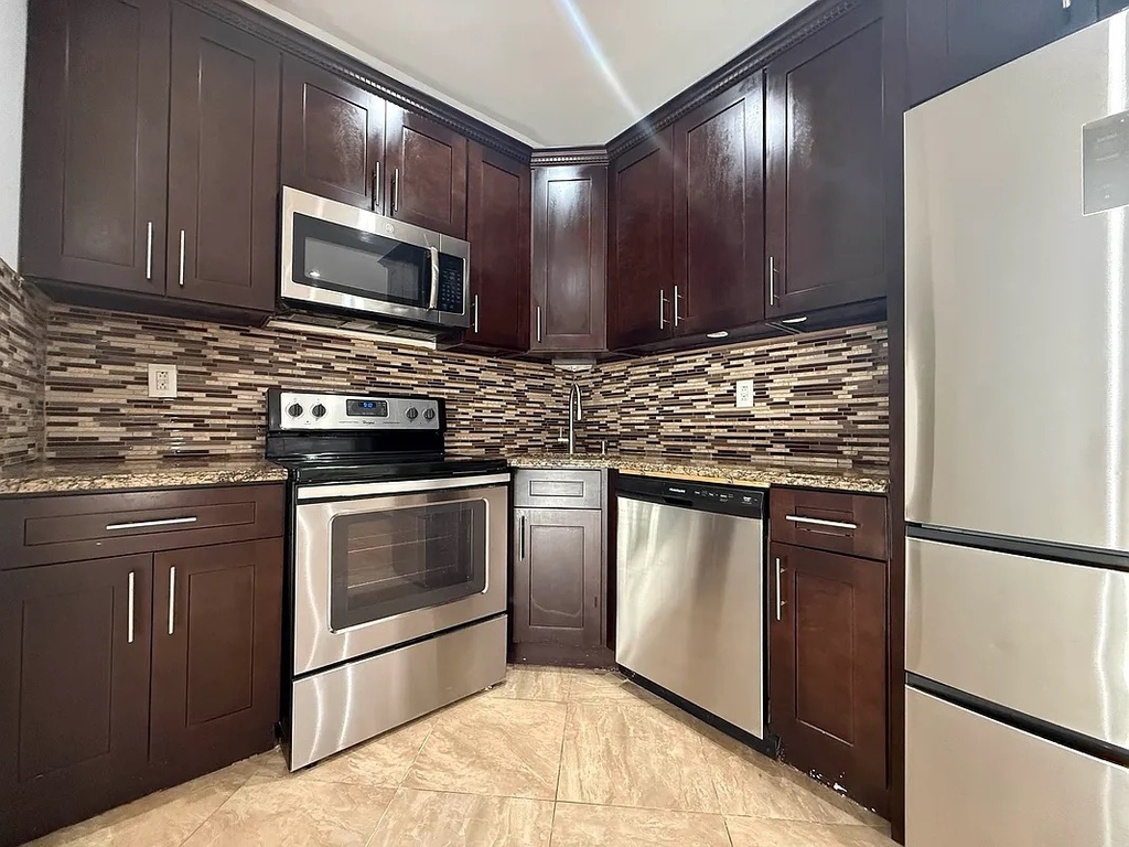 Throop Avenue - Photo 4