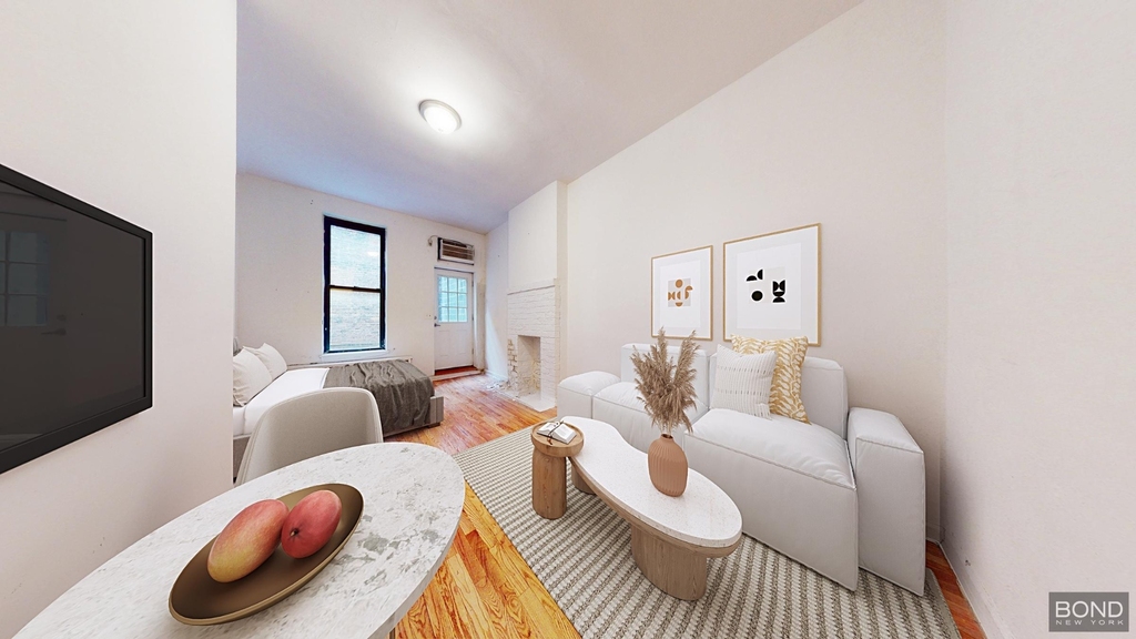 Bedford Street - Photo 1